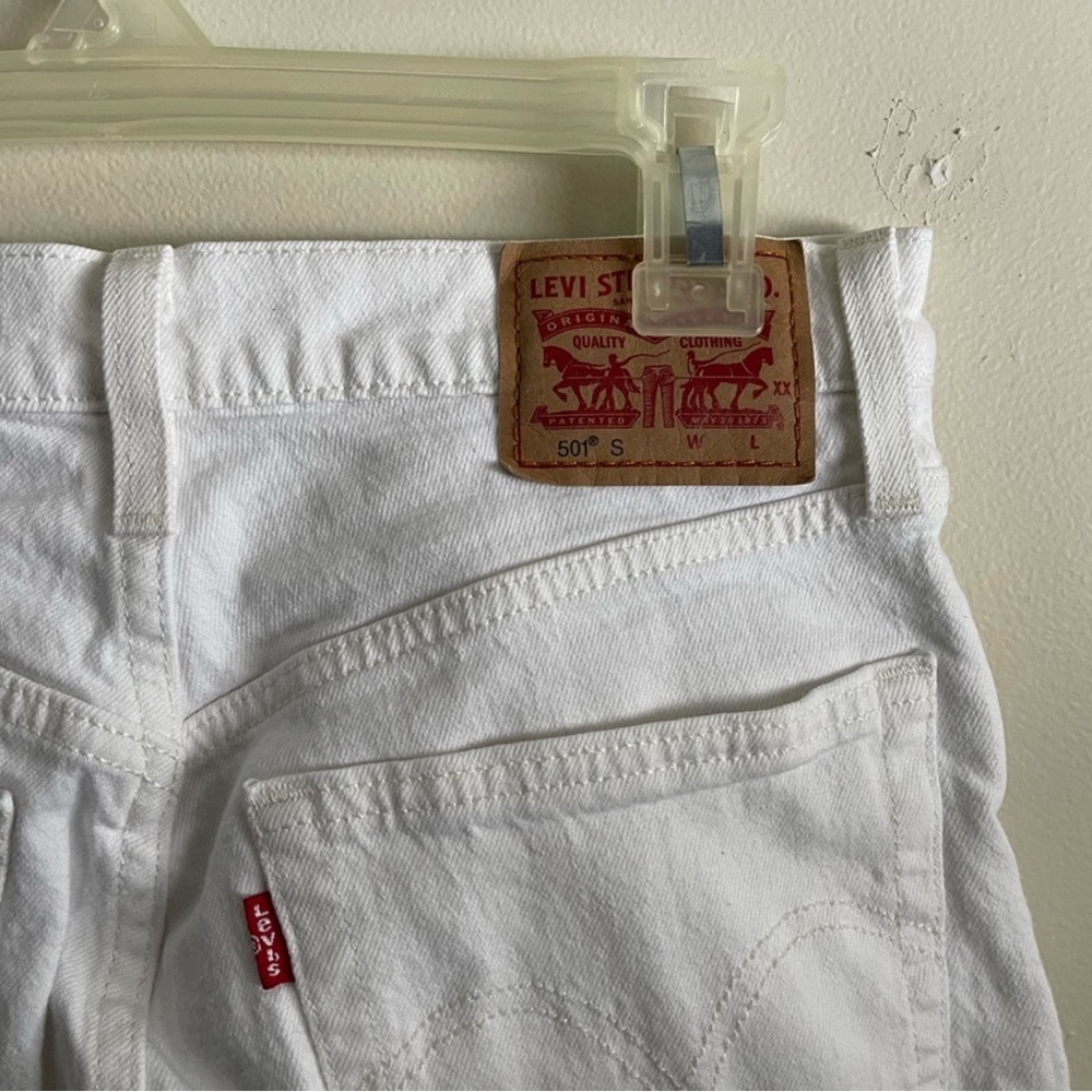 Levi 501 White Skinny Jeans (Size 24W X 28L)